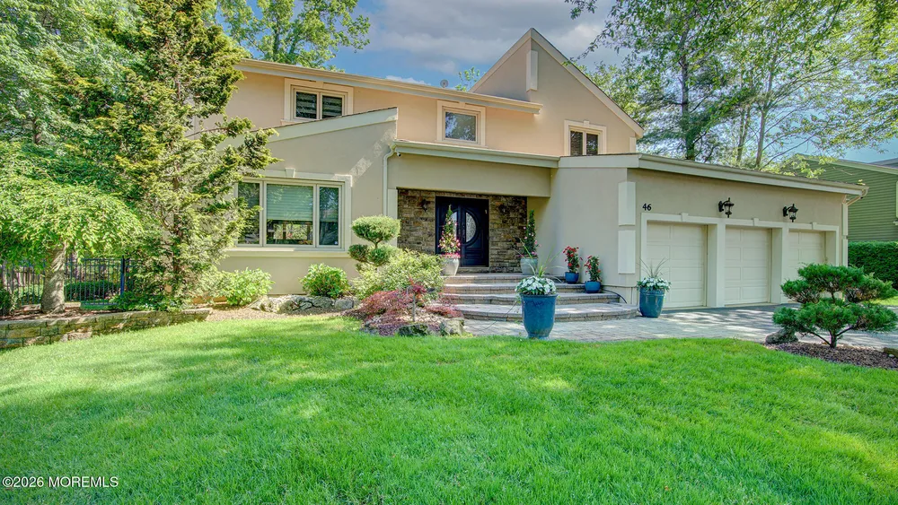46 Thomas Dr, Manalapan, NJ 07726