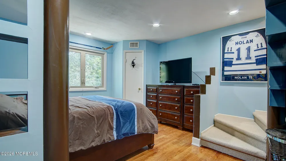 46 Thomas Dr, Manalapan, NJ 07726