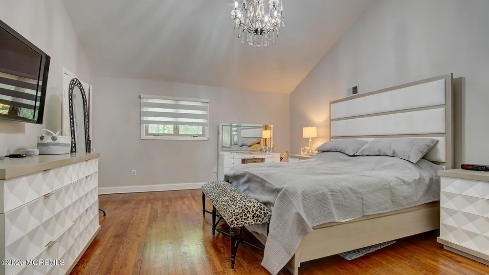 46 Thomas Dr, Manalapan, NJ 07726