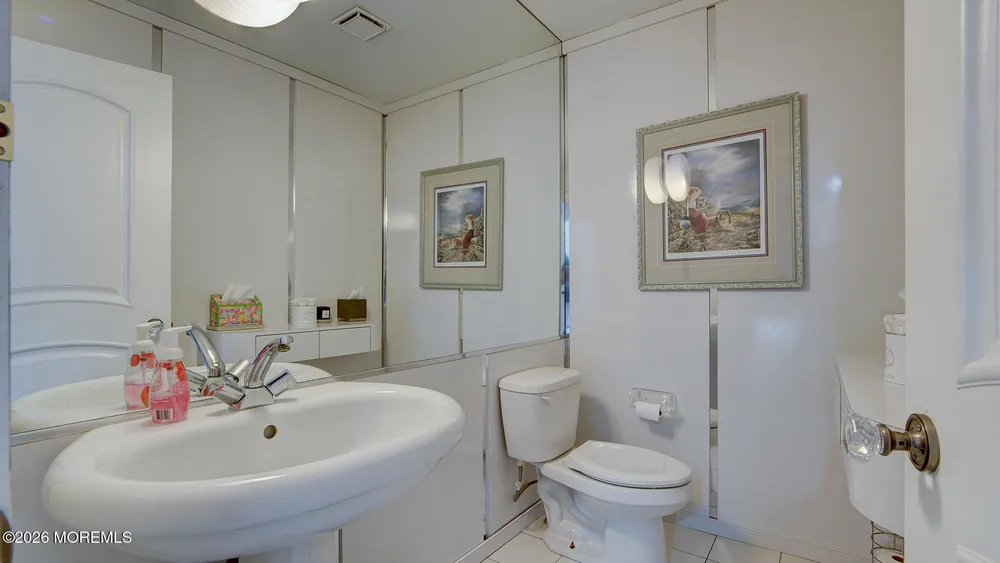 46 Thomas Dr, Manalapan, NJ 07726