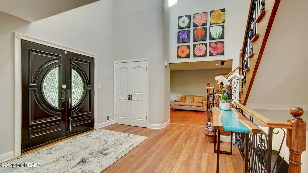 46 Thomas Dr, Manalapan, NJ 07726