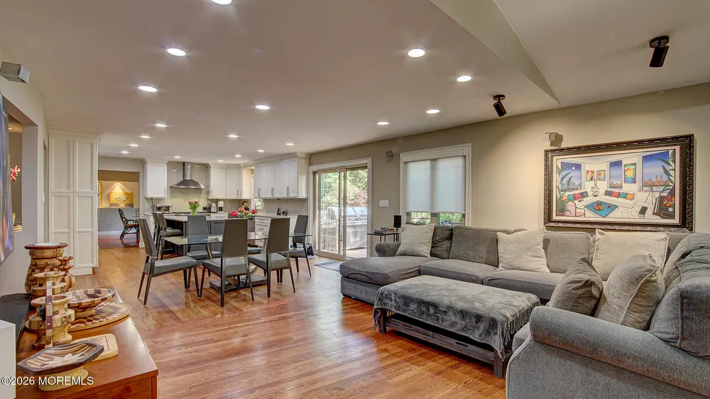 46 Thomas Dr, Manalapan, NJ 07726