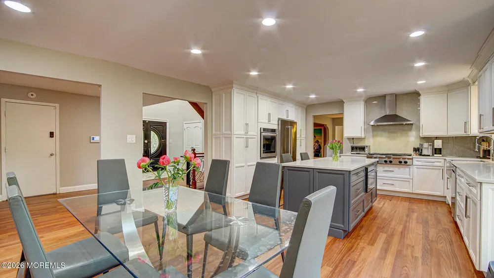 46 Thomas Dr, Manalapan, NJ 07726