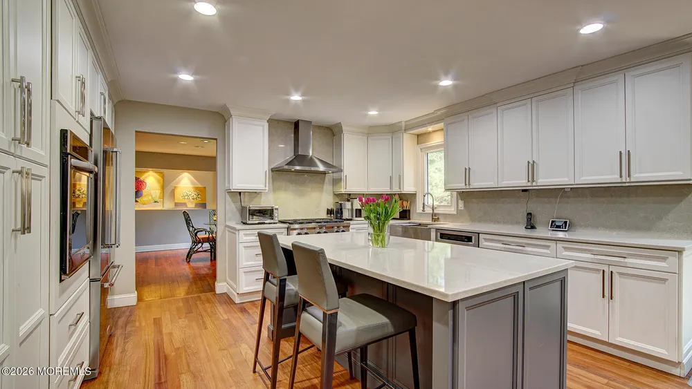 46 Thomas Dr, Manalapan, NJ 07726