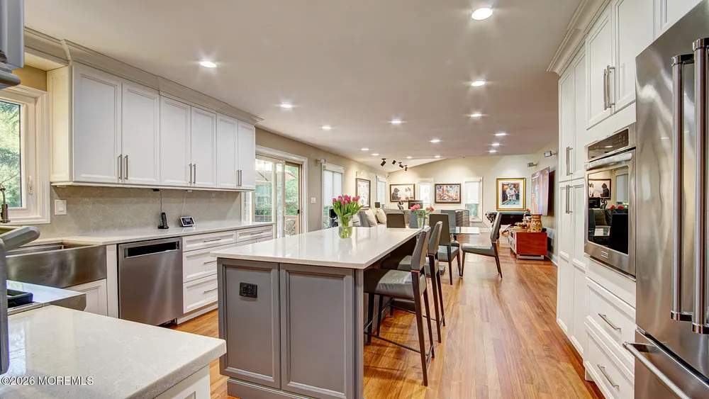 46 Thomas Dr, Manalapan, NJ 07726