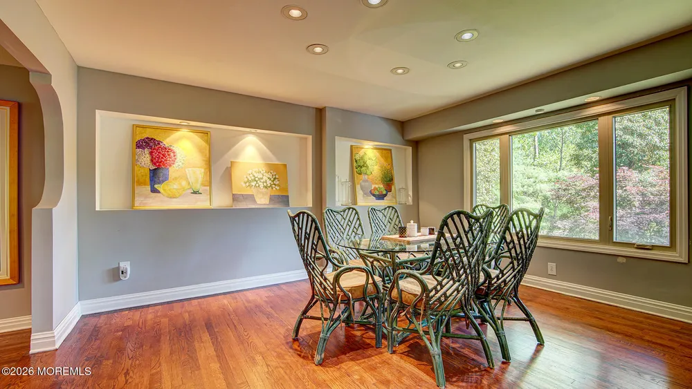 46 Thomas Dr, Manalapan, NJ 07726