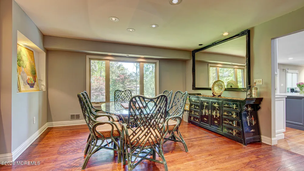 46 Thomas Dr, Manalapan, NJ 07726