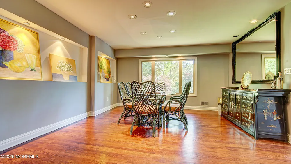 46 Thomas Dr, Manalapan, NJ 07726
