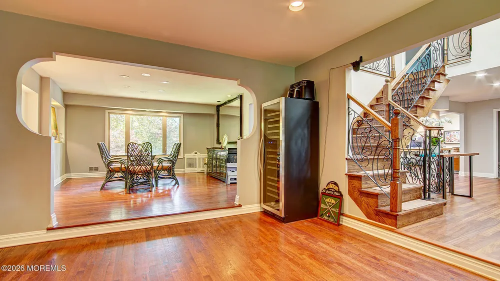 46 Thomas Dr, Manalapan, NJ 07726