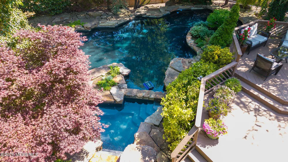 46 Thomas Dr, Manalapan, NJ 07726