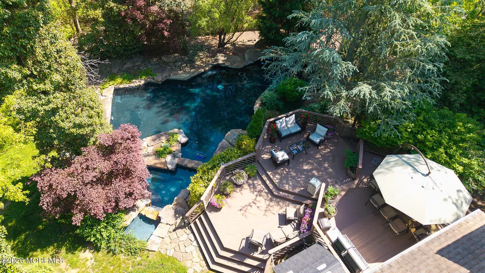 46 Thomas Dr, Manalapan, NJ 07726