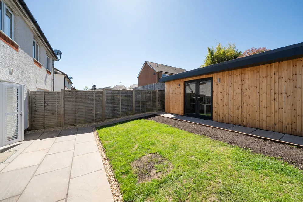The Goldings, Alton, GU34 photo 2