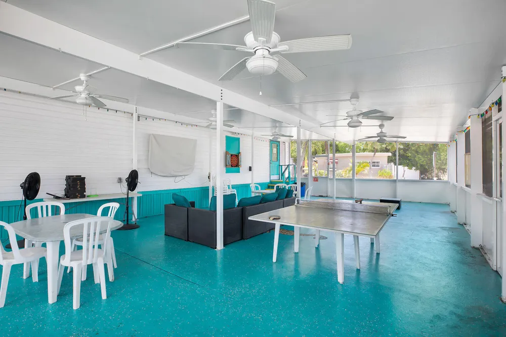 6099 Overseas Hwy, Marathon, FL 33050