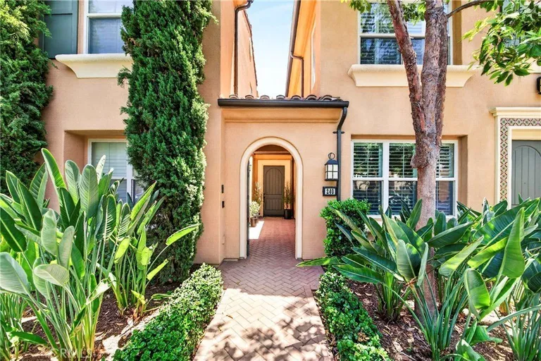 240 Mayfair, Irvine, CA 92620