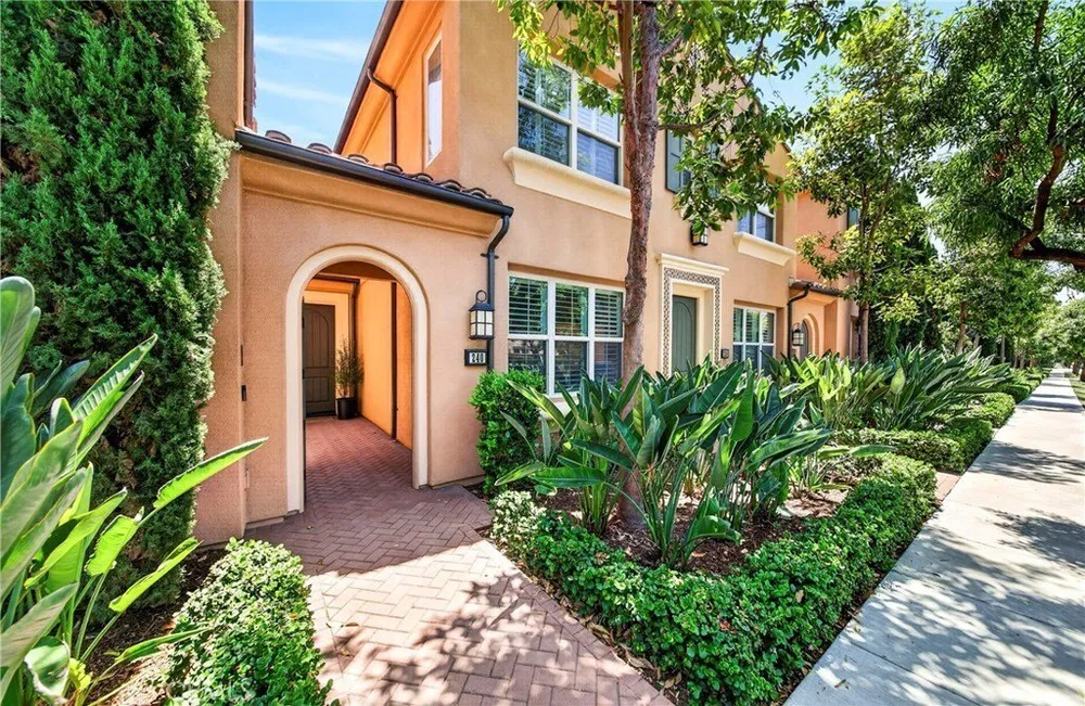 240 Mayfair, Irvine, CA 92620