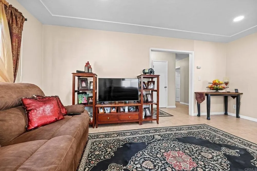 725 5th Ave, Chula Vista, CA 91910-5407