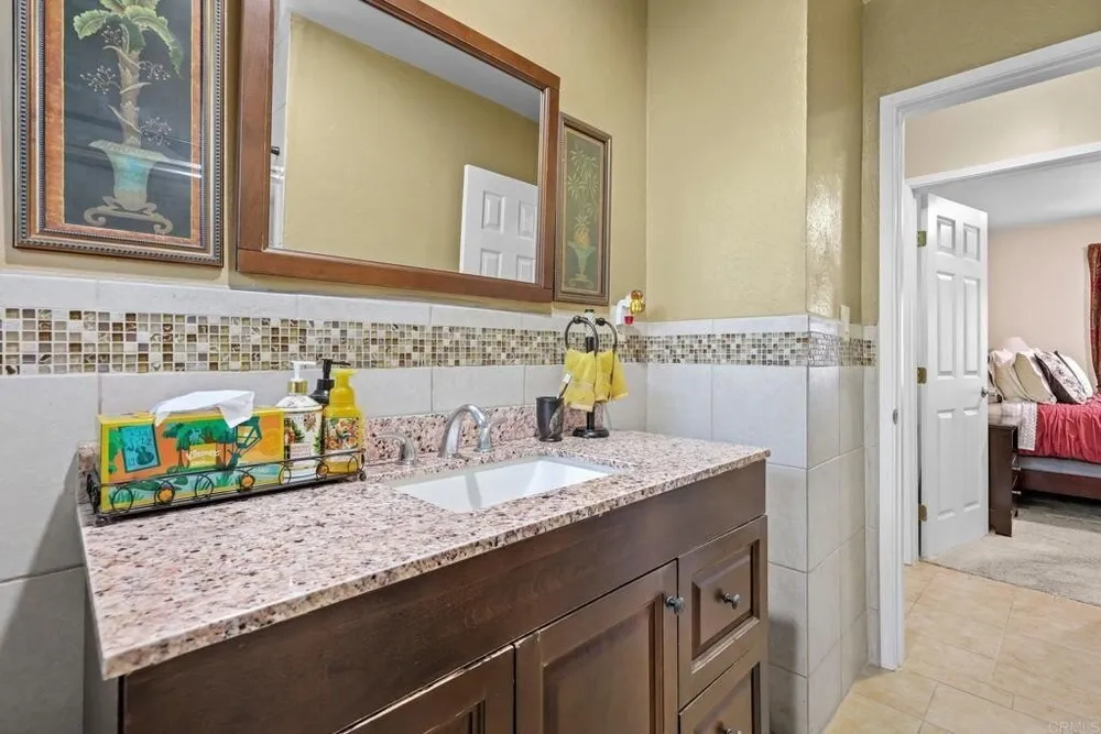 725 5th Ave, Chula Vista, CA 91910-5407