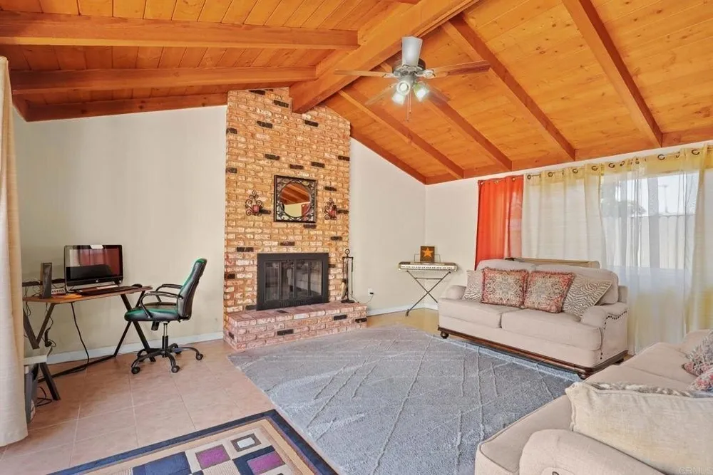 725 5th Ave, Chula Vista, CA 91910-5407