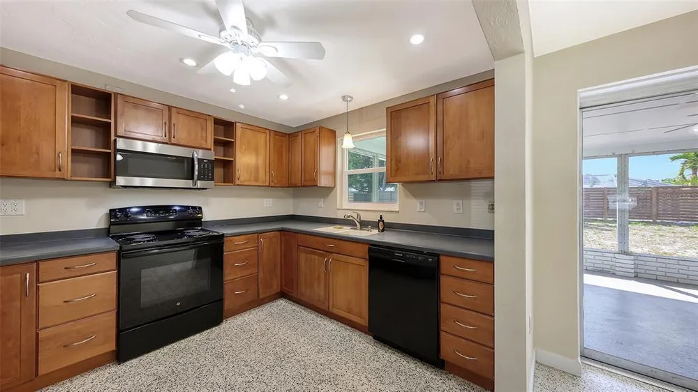 2542 Tulip St, Sarasota, FL 34239