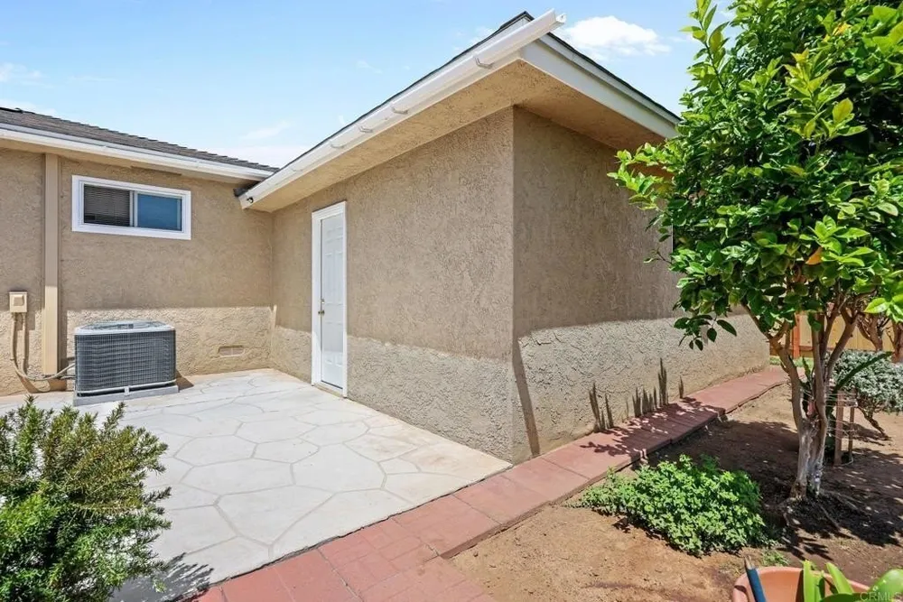 725 5th Ave, Chula Vista, CA 91910-5407