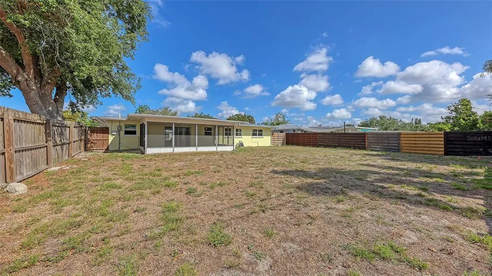 2542 Tulip St, Sarasota, FL 34239