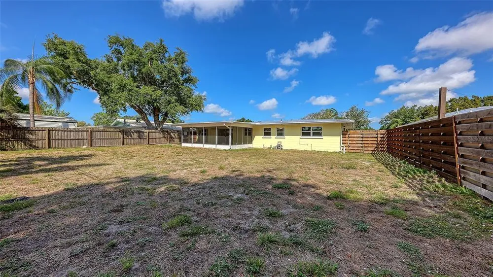 2542 Tulip St, Sarasota, FL 34239