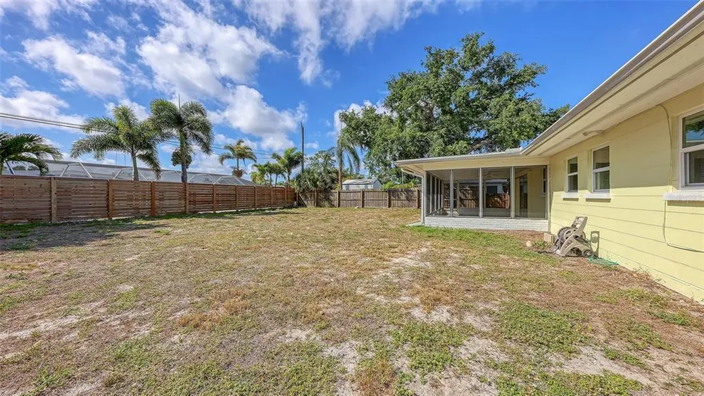 2542 Tulip St, Sarasota, FL 34239