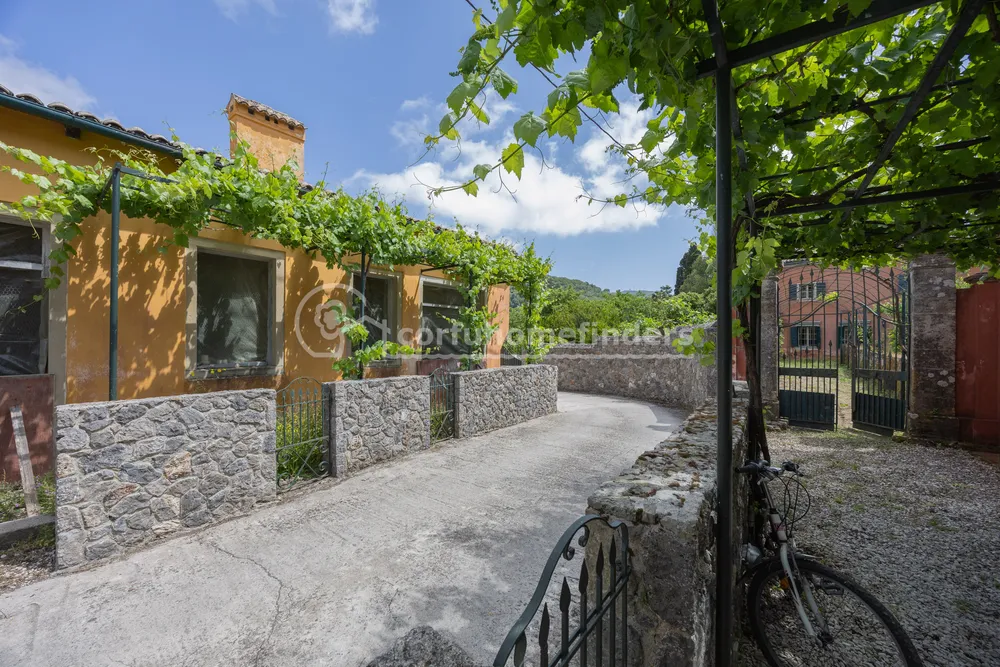 TOWNHALL ESTATE, nr Agios Mattheos, Corfu
