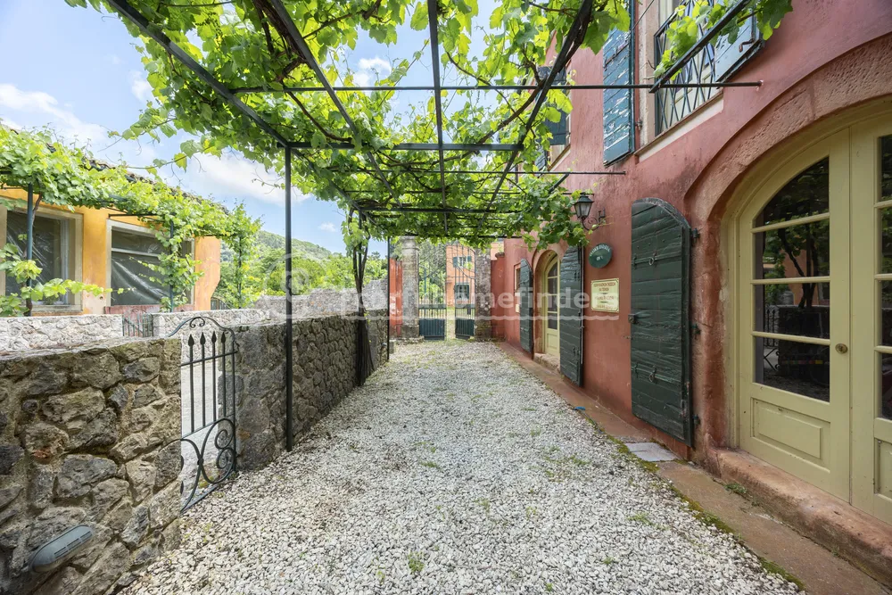 TOWNHALL ESTATE, nr Agios Mattheos, Corfu