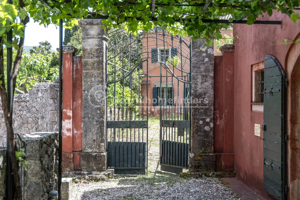 TOWNHALL ESTATE, nr Agios Mattheos, Corfu