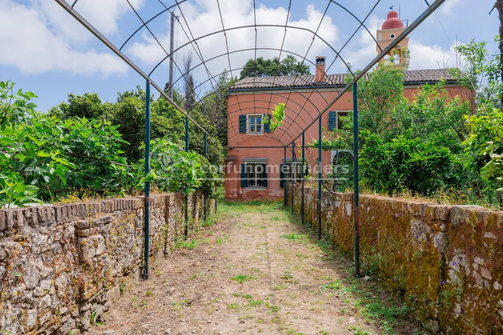 TOWNHALL ESTATE, nr Agios Mattheos, Corfu