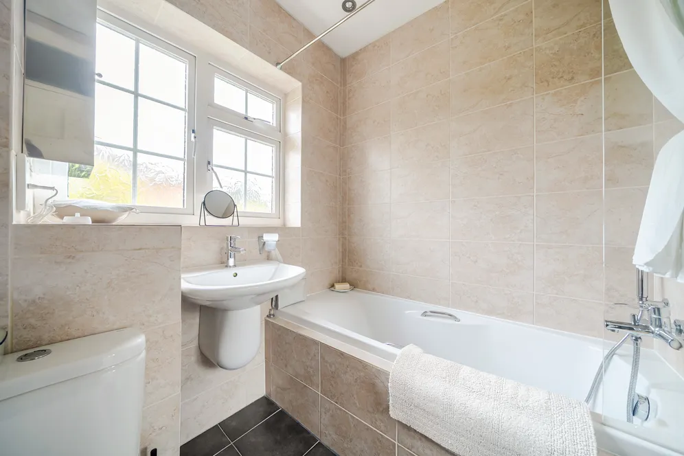 Crozier Drive, South Croydon, CR2 photo 14