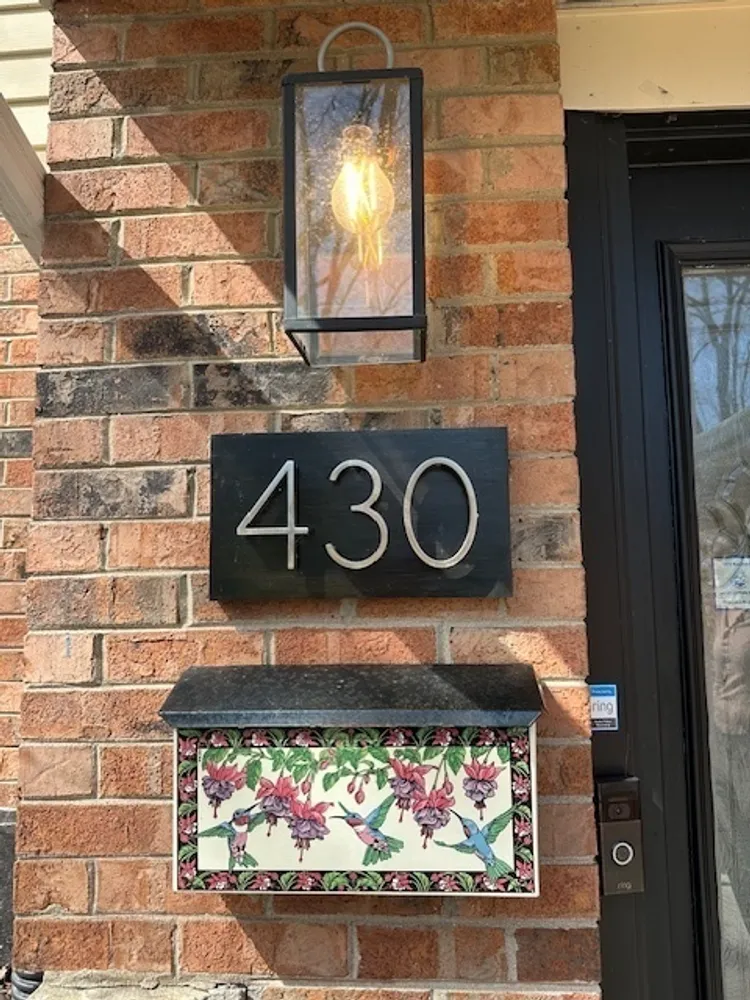 430 71st St, Darien, IL 60561