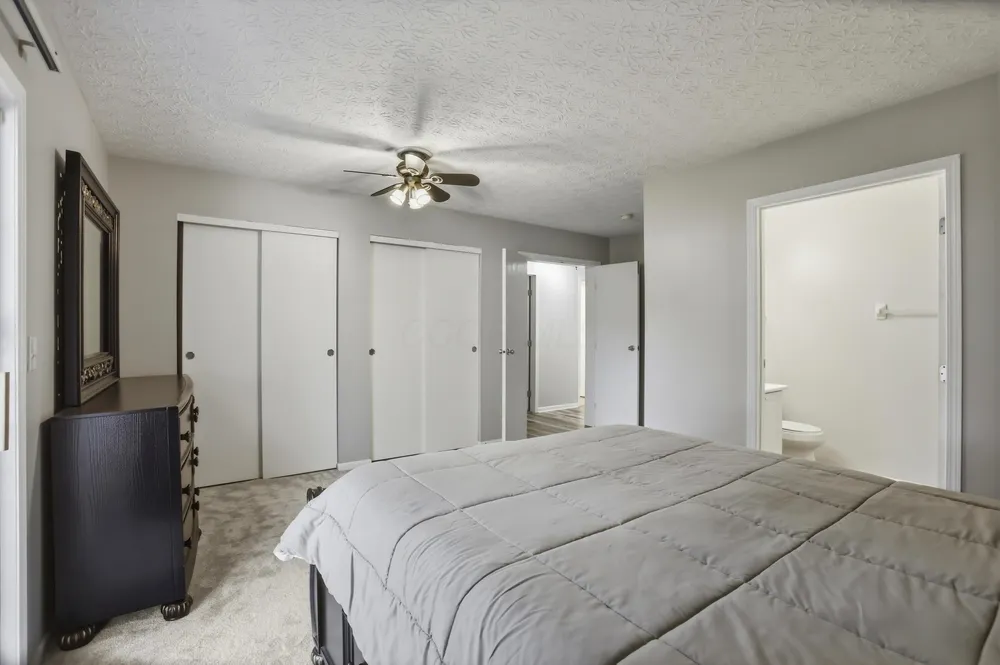 6726 Hamler Dr, Canal Winchester, OH 43110