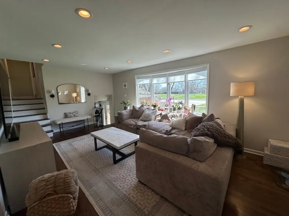 430 71st St, Darien, IL 60561