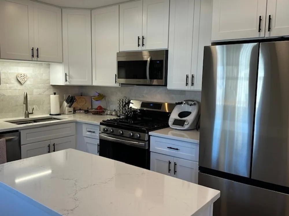 430 71st St, Darien, IL 60561