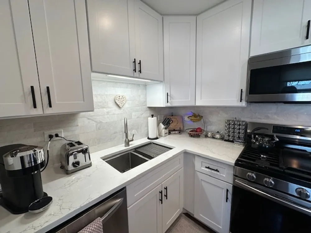 430 71st St, Darien, IL 60561
