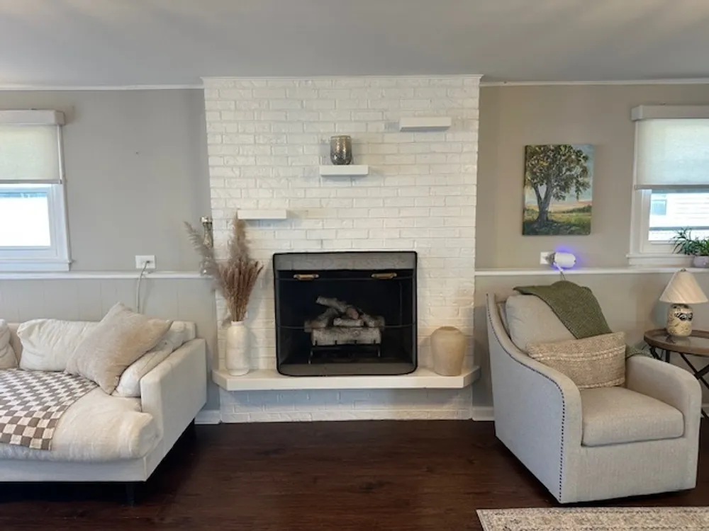 430 71st St, Darien, IL 60561