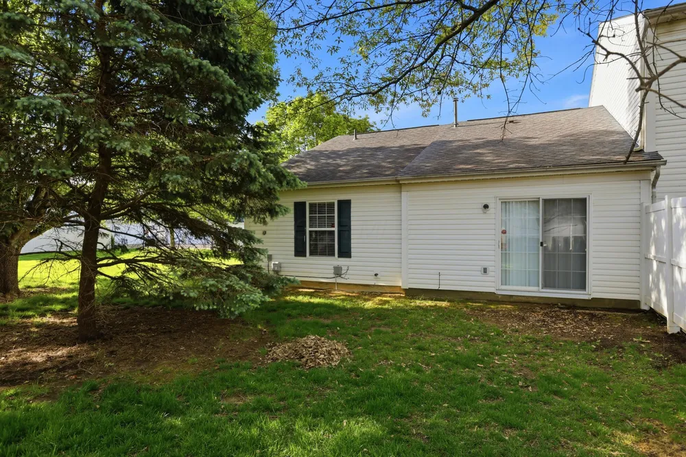 6726 Hamler Dr, Canal Winchester, OH 43110