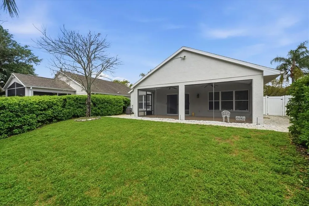 4250 Pine Isle Dr, Lutz, FL 33558