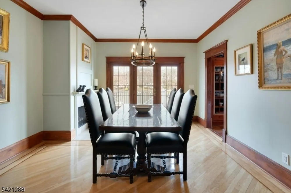 17 Briarcliff Rd, Mountain Lakes, NJ 07046