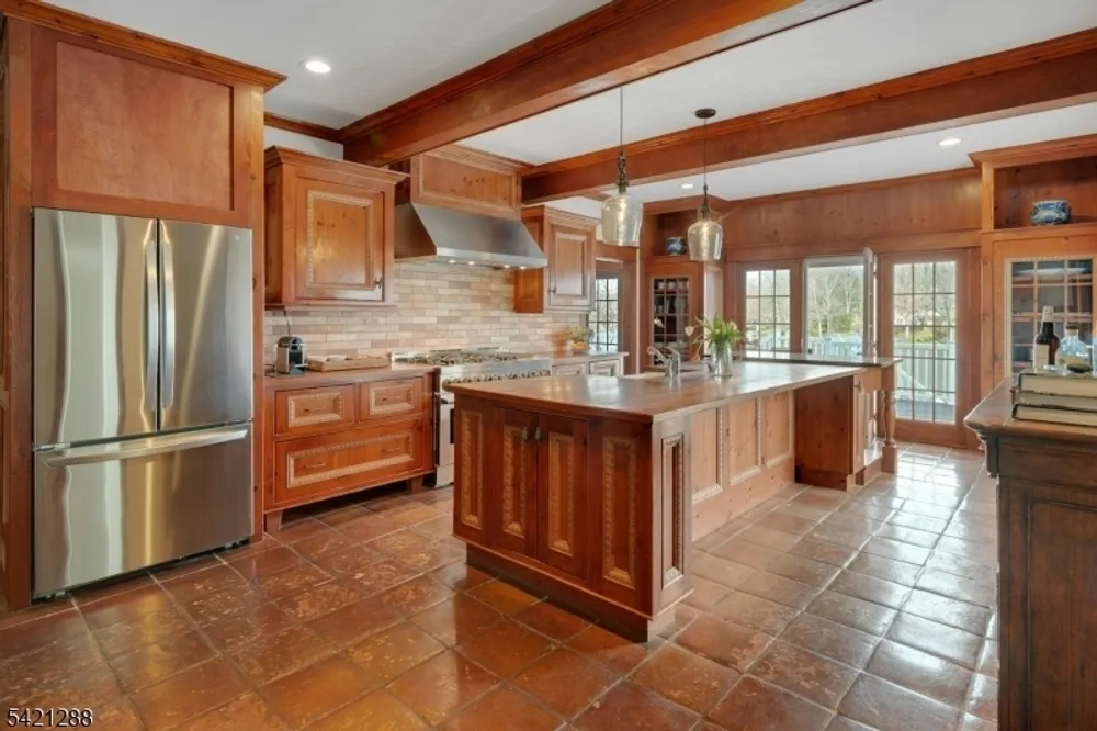 17 Briarcliff Rd, Mountain Lakes, NJ 07046