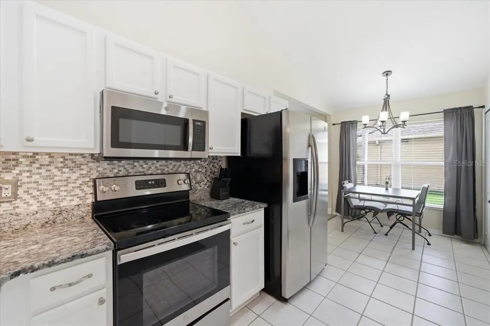 4250 Pine Isle Dr, Lutz, FL 33558