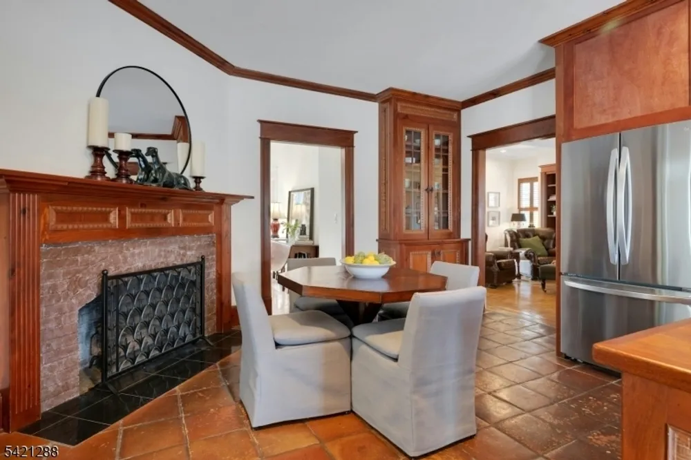 17 Briarcliff Rd, Mountain Lakes, NJ 07046