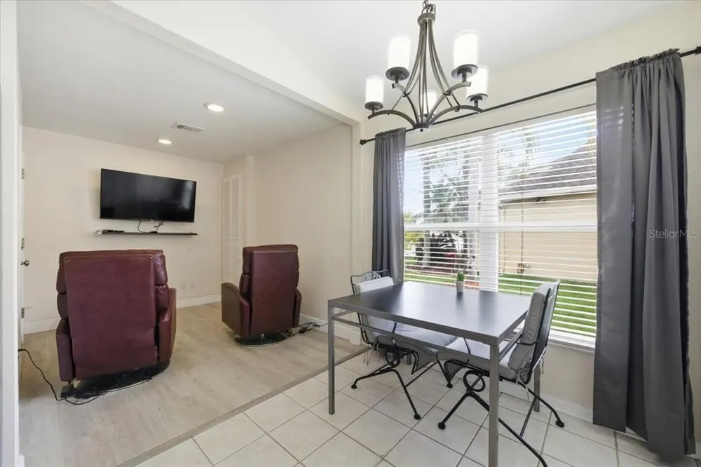 4250 Pine Isle Dr, Lutz, FL 33558