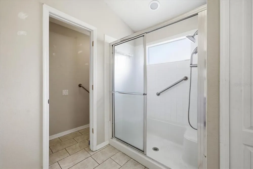 4250 Pine Isle Dr, Lutz, FL 33558