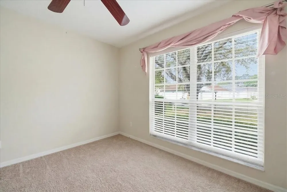 4250 Pine Isle Dr, Lutz, FL 33558