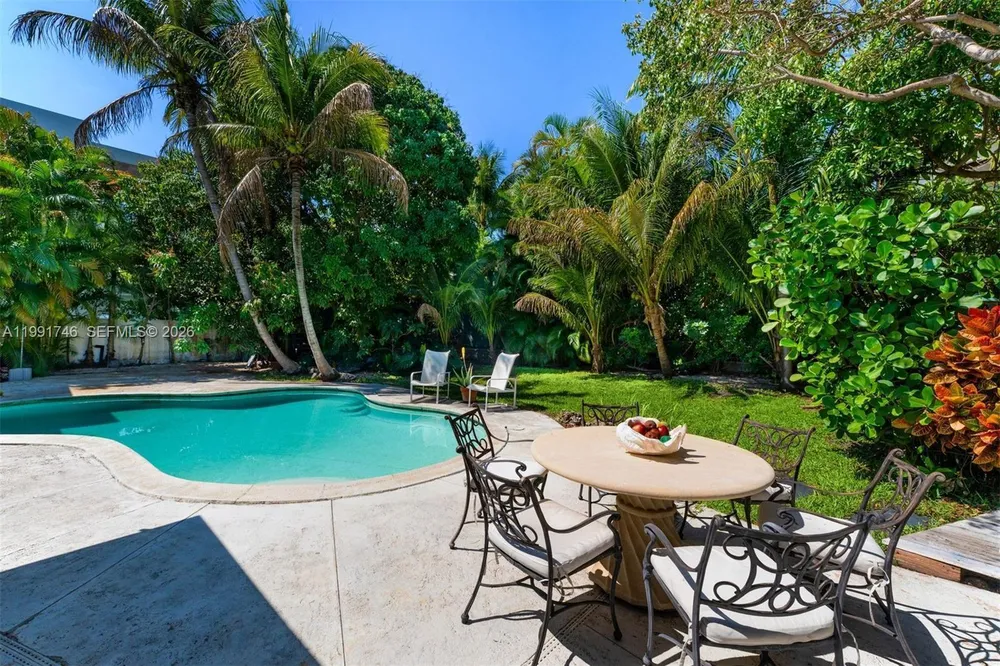 346 Gulf Rd, Key Biscayne, FL 33149