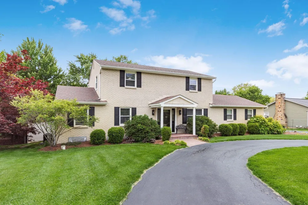 2403 White Rd, Grove City, OH 43123