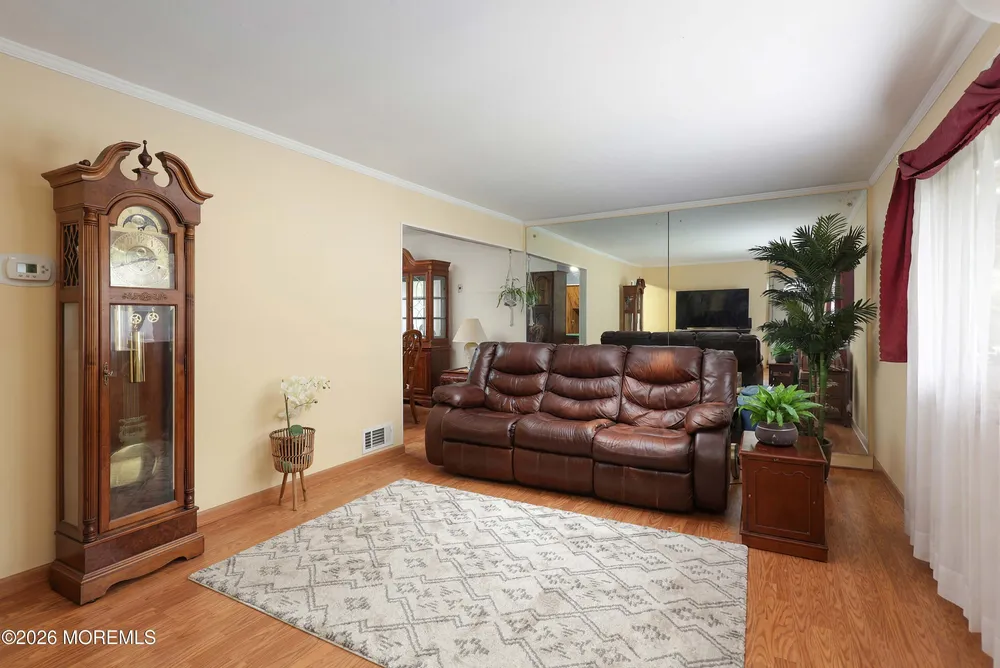 167 Crestview Dr, Middletown, NJ 07748